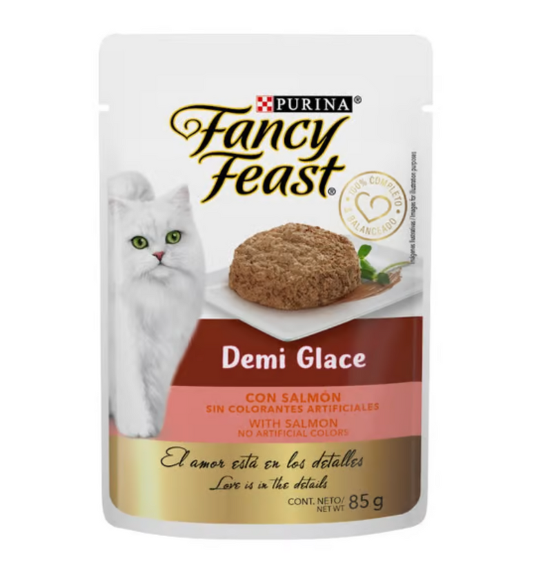 Caja con 12 piezas de Fancy Feast Demi Glace Salmón Pouch 85g - Alimento para gato